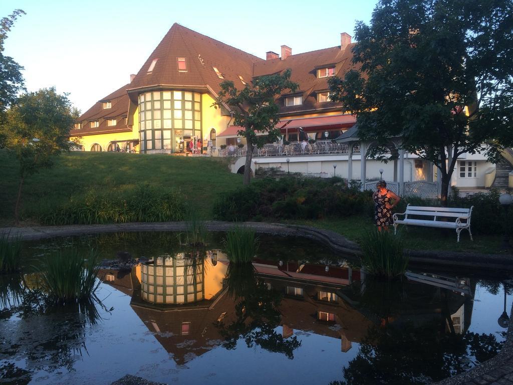 Hotel Familia Zamardi Luaran gambar