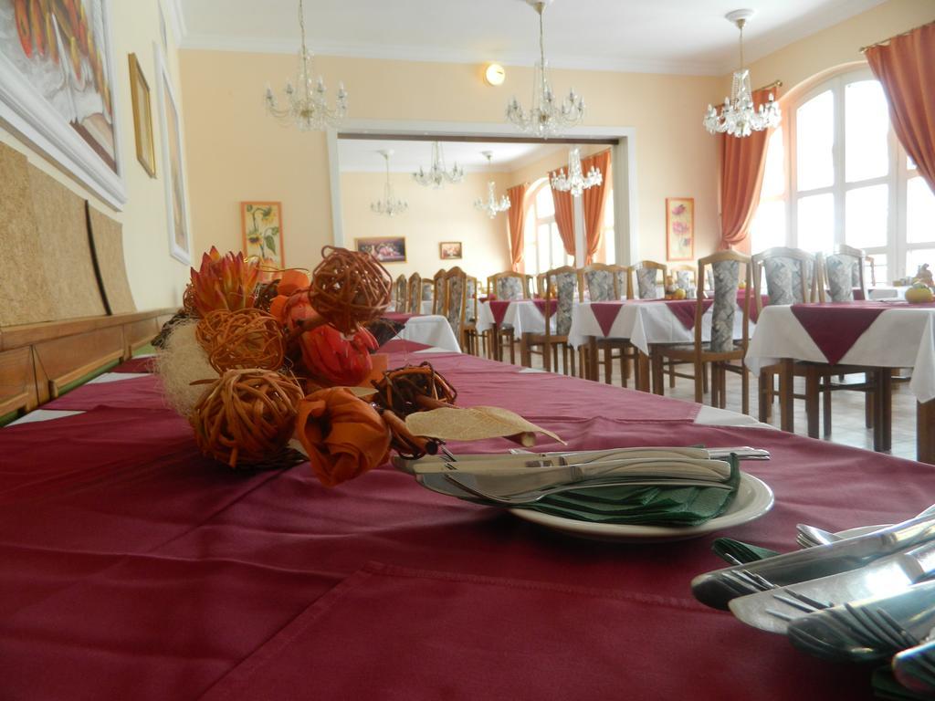 Hotel Familia Zamardi Luaran gambar
