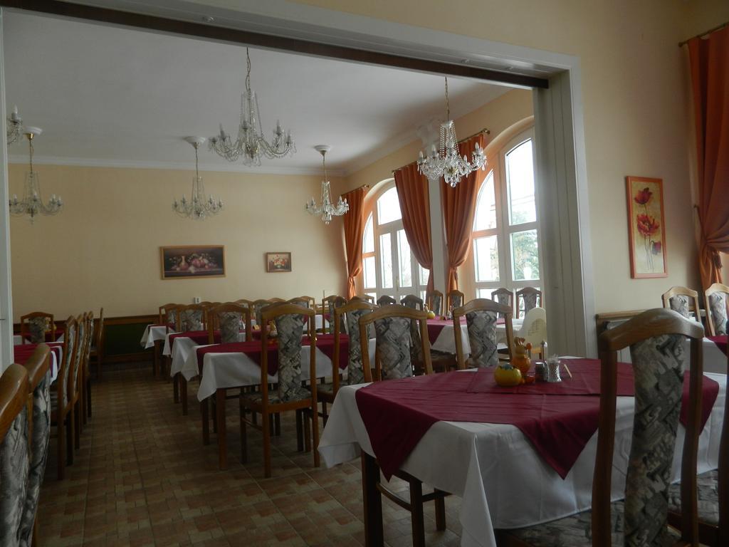 Hotel Familia Zamardi Luaran gambar