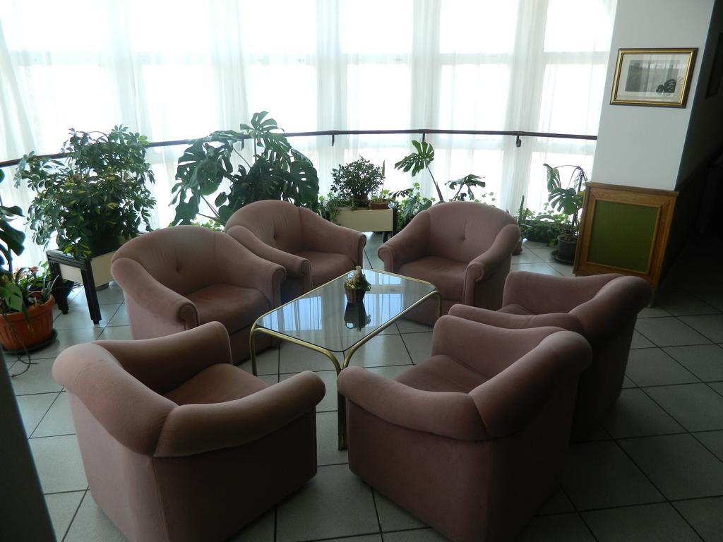 Hotel Familia Zamardi Luaran gambar