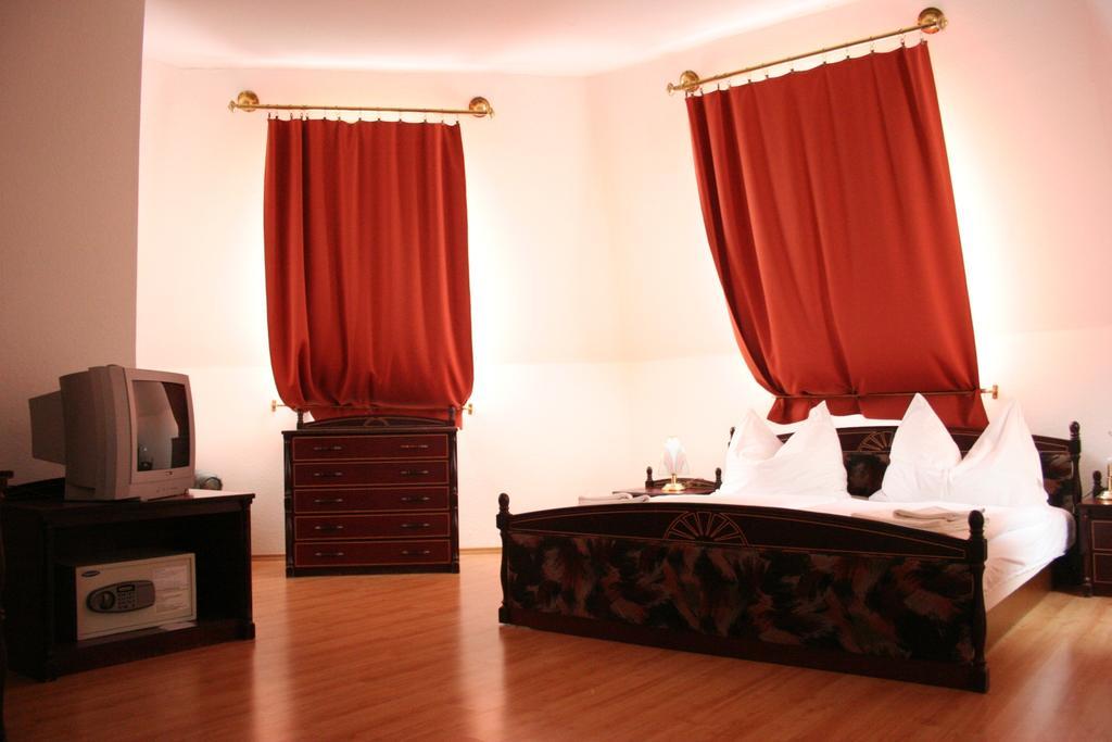 Hotel Familia Zamardi Luaran gambar