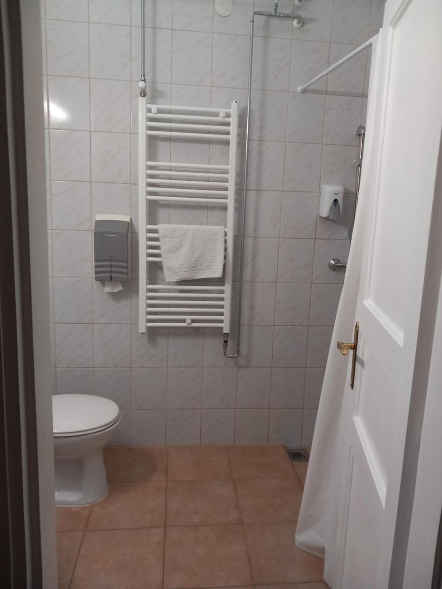 Hotel Familia Zamardi Luaran gambar